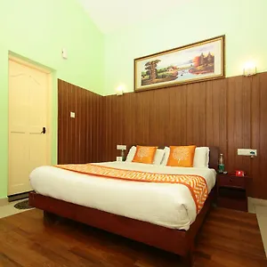 Hotel Oyo 4651 Woodpecker, Munnar